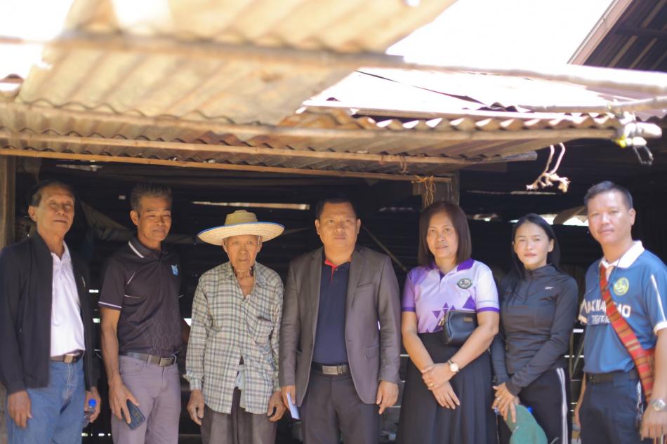 ลงพื้นที่ตรวจสอบสภาพบ้านผู้ยากไร้